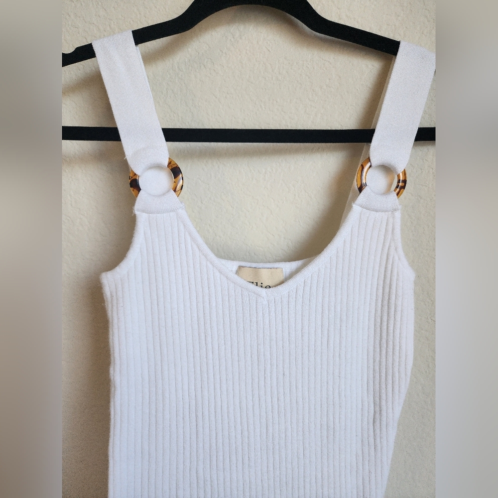 ELIE TAHARI v neck rebbed tank, white, size S